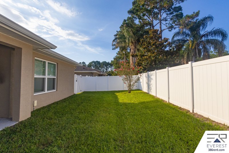 LIKE NEW 3/2/1 TOWNHOUSE IN BEAUTIFUL SEMINOLE WOODS property image