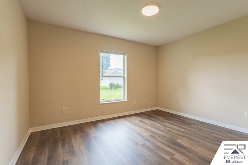 SPACIOUS 4/3/2 IN POPULAR LEHIGH WOODS property image