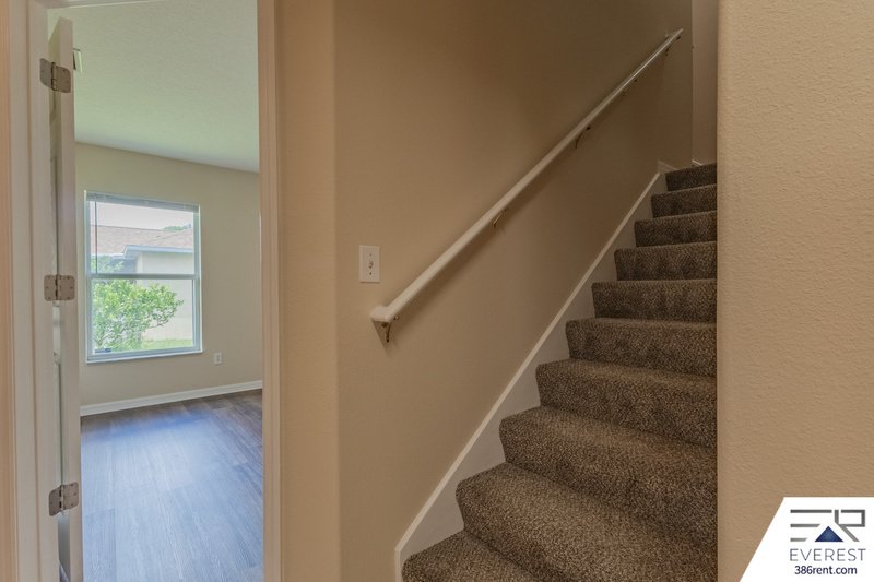SPACIOUS 4/3/2 IN POPULAR LEHIGH WOODS property image