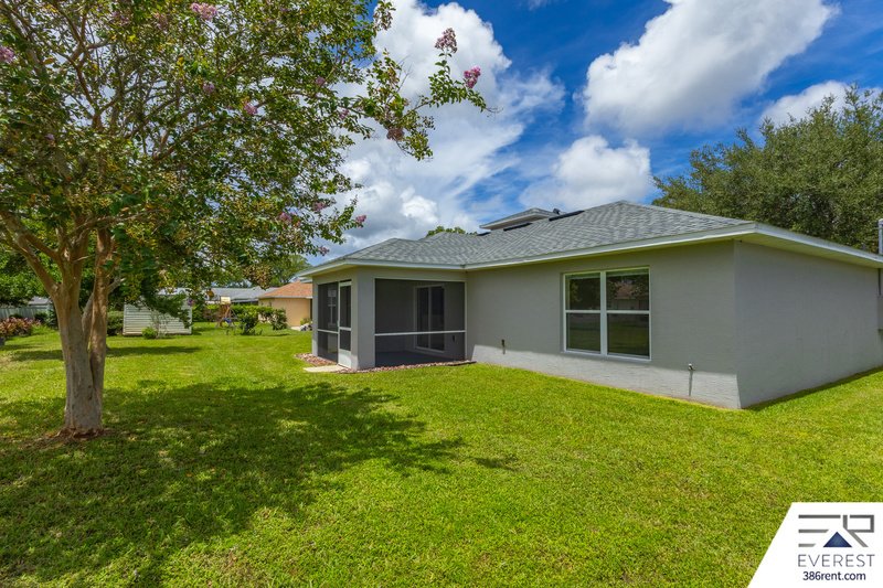 SPACIOUS 4/3/2 IN POPULAR LEHIGH WOODS property image
