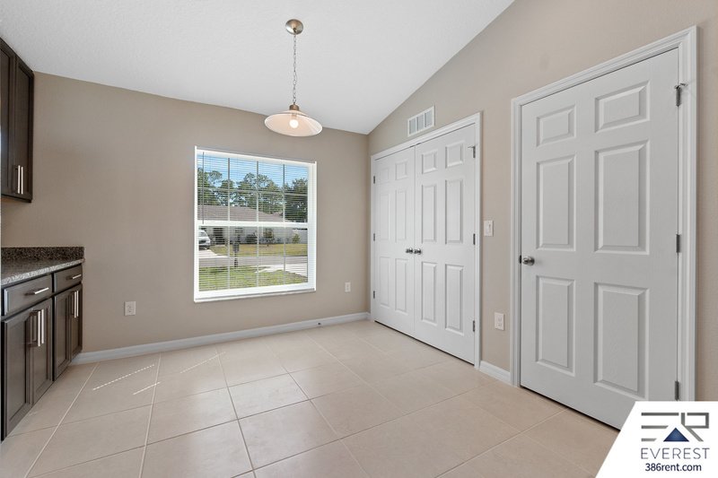 FULLY FENCED, LIKE NEW 4/2/2 IN BEAUTIFUL SEMINOLE WOODS property image