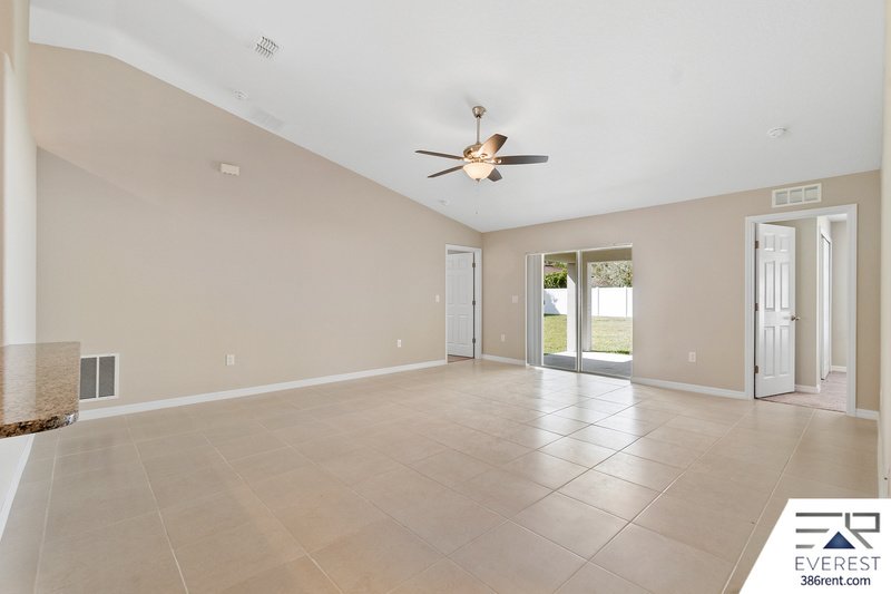 FULLY FENCED, LIKE NEW 4/2/2 IN BEAUTIFUL SEMINOLE WOODS property image