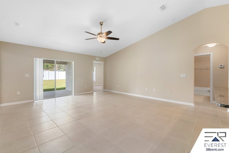 FULLY FENCED, LIKE NEW 4/2/2 IN BEAUTIFUL SEMINOLE WOODS property image