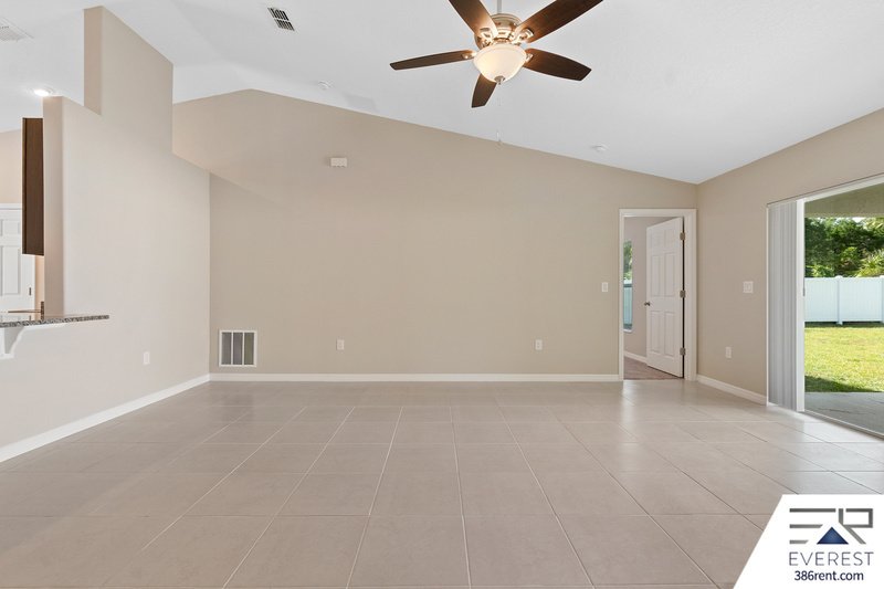 FULLY FENCED, LIKE NEW 4/2/2 IN BEAUTIFUL SEMINOLE WOODS property image
