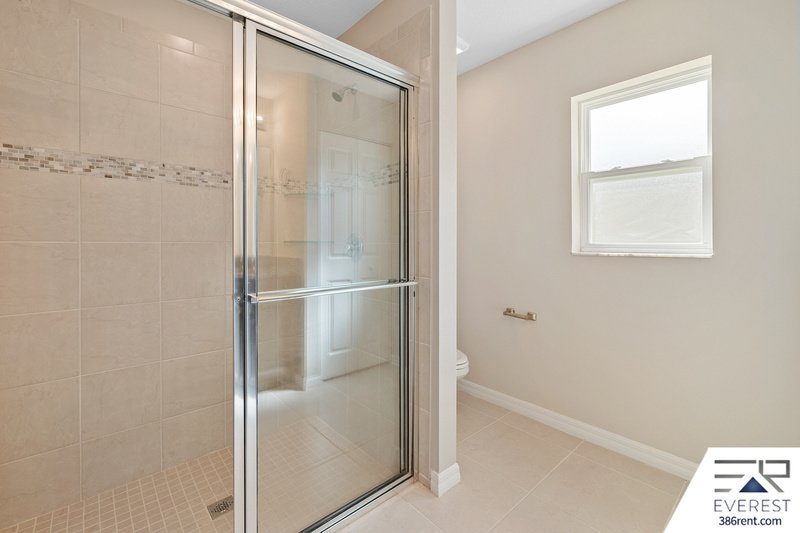 FULLY FENCED, LIKE NEW 4/2/2 IN BEAUTIFUL SEMINOLE WOODS property image