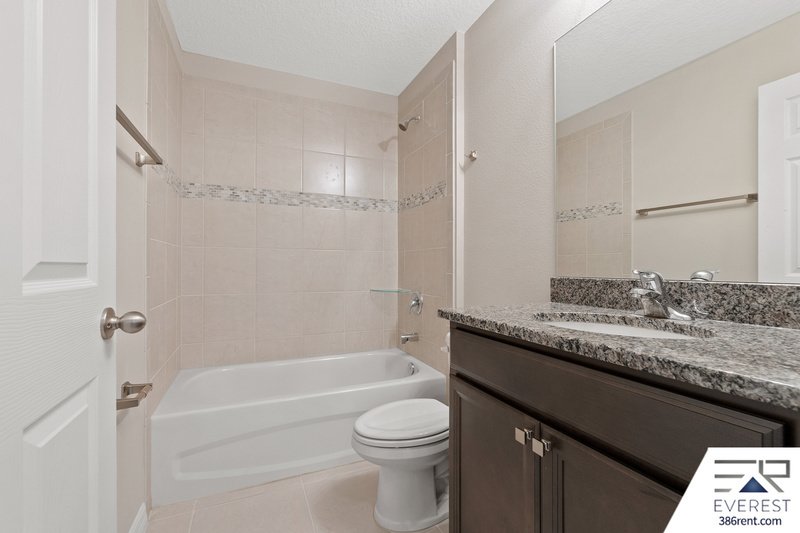 FULLY FENCED, LIKE NEW 4/2/2 IN BEAUTIFUL SEMINOLE WOODS property image