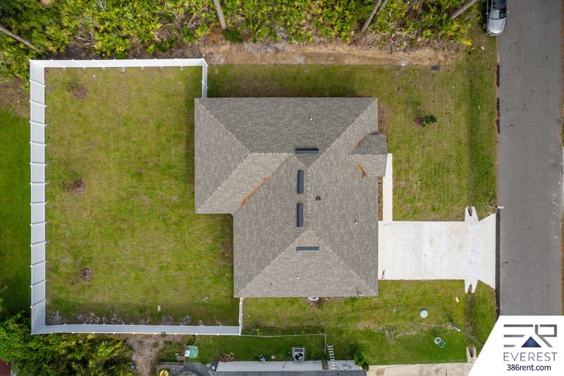 FULLY FENCED, LIKE NEW 4/2/2 IN BEAUTIFUL SEMINOLE WOODS property image