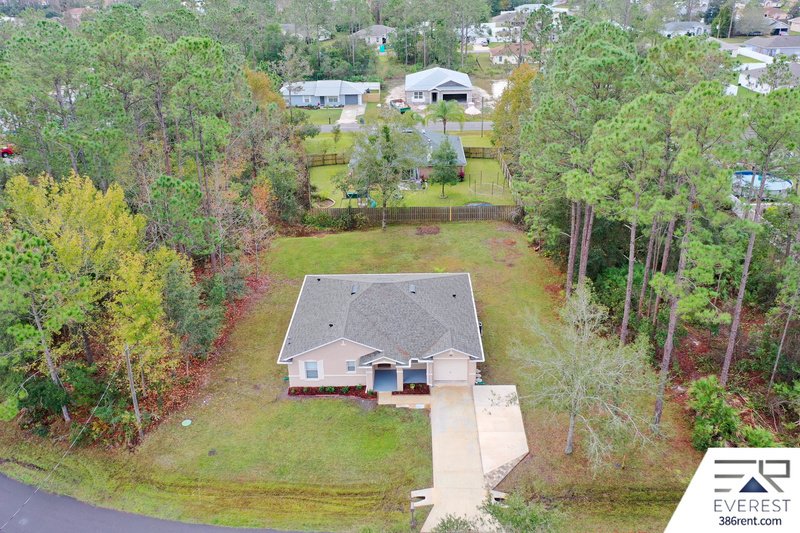 FULLY FENCED, LIKE NEW 3/2/1 IN POPULAR LEHIGH WOODS property image