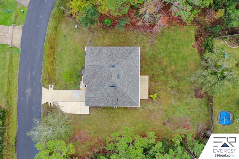 FULLY FENCED, LIKE NEW 3/2/1 IN POPULAR LEHIGH WOODS property image