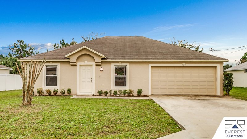 FUNCTIONAL 3/2/2 IN DESIRABLE MATANZAS WOODS property image