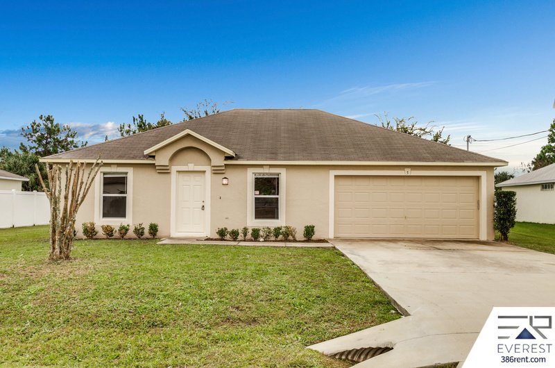 FUNCTIONAL 3/2/2 IN DESIRABLE MATANZAS WOODS property image