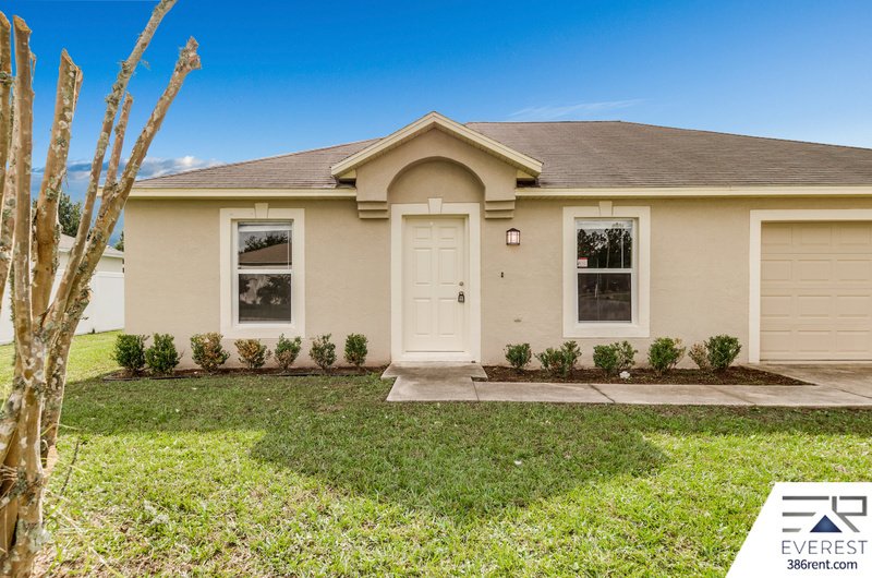 FUNCTIONAL 3/2/2 IN DESIRABLE MATANZAS WOODS property image