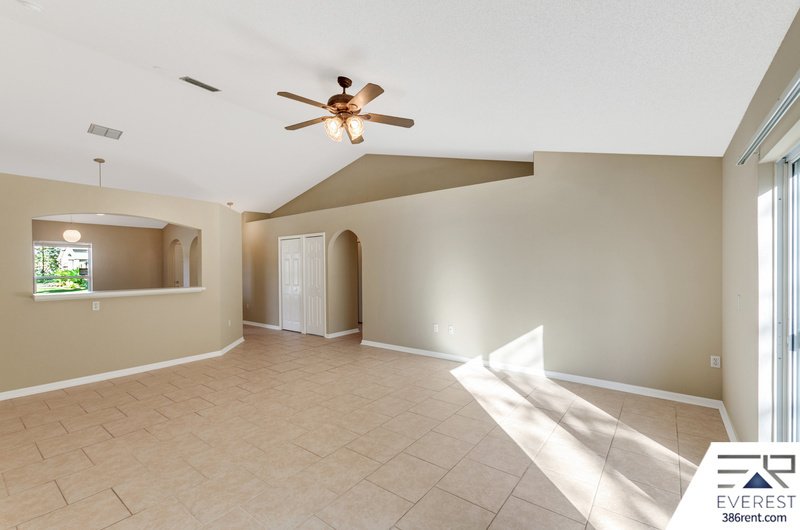 FUNCTIONAL 3/2/2 IN DESIRABLE MATANZAS WOODS property image
