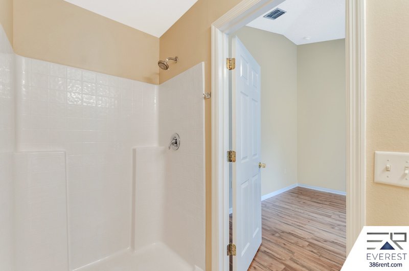 FUNCTIONAL 3/2/2 IN DESIRABLE MATANZAS WOODS property image