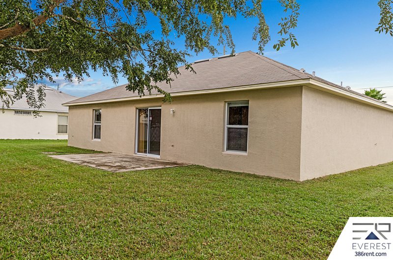 FUNCTIONAL 3/2/2 IN DESIRABLE MATANZAS WOODS property image