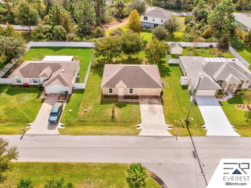 FUNCTIONAL 3/2/2 IN DESIRABLE MATANZAS WOODS property image