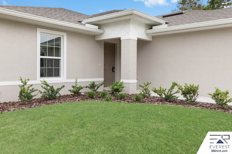 FULLY FENCED, LIKE NEW 3/2/1 TOWNHOUSE IN BEAUTIFUL SEMINOLE WOODS property image
