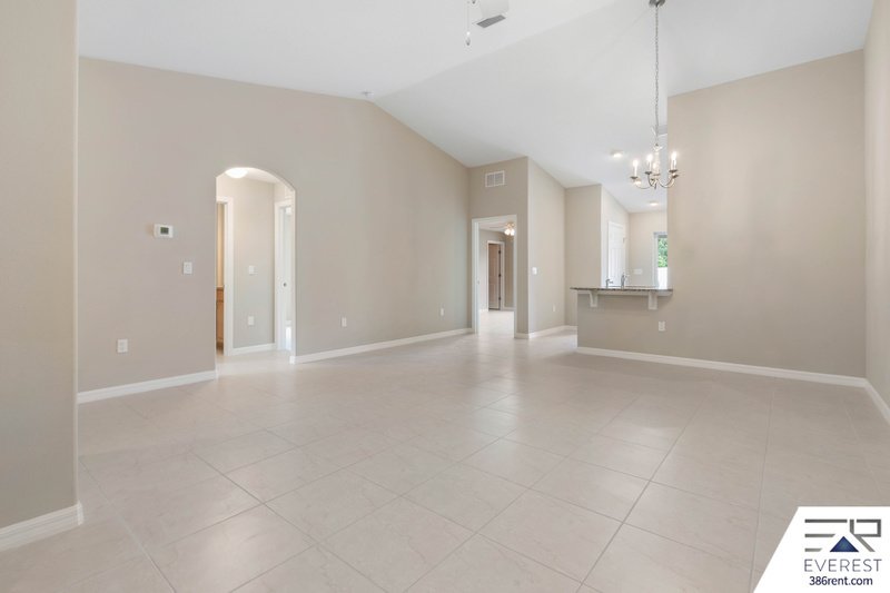 FULLY FENCED, LIKE NEW 3/2/1 TOWNHOUSE IN BEAUTIFUL SEMINOLE WOODS property image