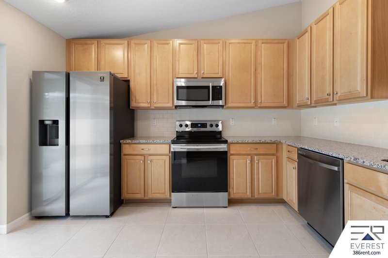 FULLY FENCED, LIKE NEW 3/2/1 TOWNHOUSE IN BEAUTIFUL SEMINOLE WOODS property image