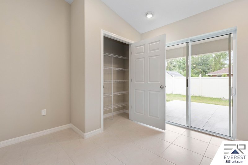 FULLY FENCED, LIKE NEW 3/2/1 TOWNHOUSE IN BEAUTIFUL SEMINOLE WOODS property image