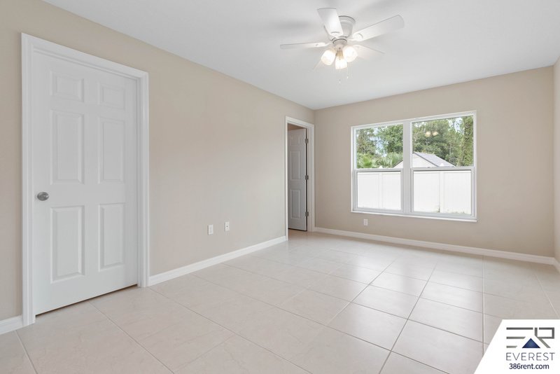 FULLY FENCED, LIKE NEW 3/2/1 TOWNHOUSE IN BEAUTIFUL SEMINOLE WOODS property image