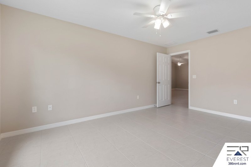 FULLY FENCED, LIKE NEW 3/2/1 TOWNHOUSE IN BEAUTIFUL SEMINOLE WOODS property image