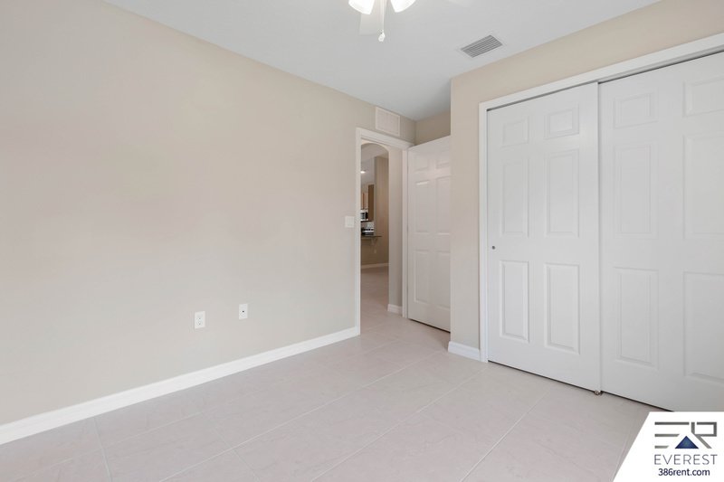 FULLY FENCED, LIKE NEW 3/2/1 TOWNHOUSE IN BEAUTIFUL SEMINOLE WOODS property image