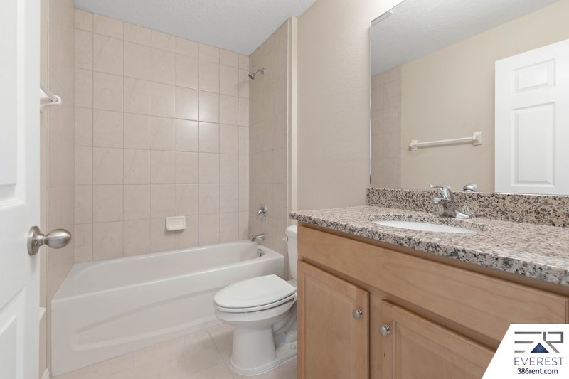 FULLY FENCED, LIKE NEW 3/2/1 TOWNHOUSE IN BEAUTIFUL SEMINOLE WOODS property image