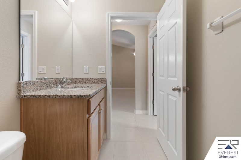 FULLY FENCED, LIKE NEW 3/2/1 TOWNHOUSE IN BEAUTIFUL SEMINOLE WOODS property image