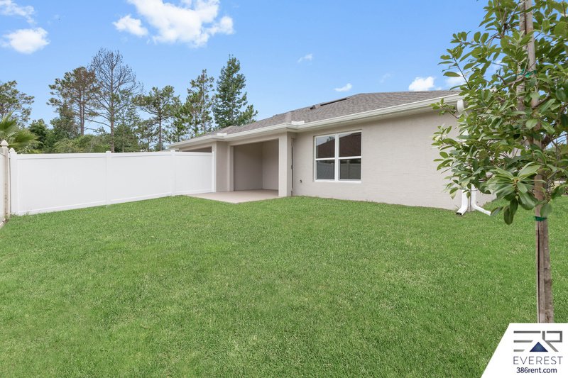 FULLY FENCED, LIKE NEW 3/2/1 TOWNHOUSE IN BEAUTIFUL SEMINOLE WOODS property image