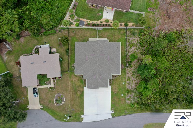 FULLY FENCED, LIKE NEW 3/2/1 TOWNHOUSE IN BEAUTIFUL SEMINOLE WOODS property image