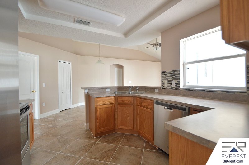 FULLY FENCED 3/2/2 POOL HOME IN DESIRABLE PALM HARBOR property image