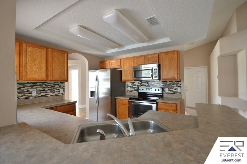 FULLY FENCED 3/2/2 POOL HOME IN DESIRABLE PALM HARBOR property image