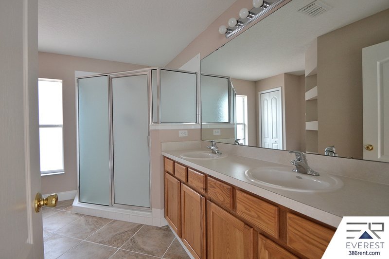 FULLY FENCED 3/2/2 POOL HOME IN DESIRABLE PALM HARBOR property image