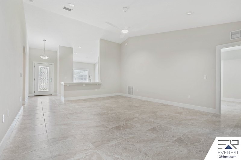 CUSTOM BUILT, LIKE NEW 4/2/2, fully fenced on a quiet cul-de-sac property image