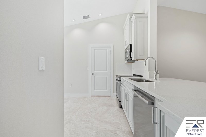 CUSTOM BUILT, LIKE NEW 4/2/2, fully fenced on a quiet cul-de-sac property image