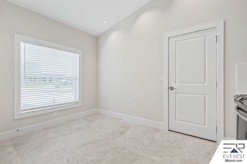 CUSTOM BUILT, LIKE NEW 4/2/2, fully fenced on a quiet cul-de-sac property image
