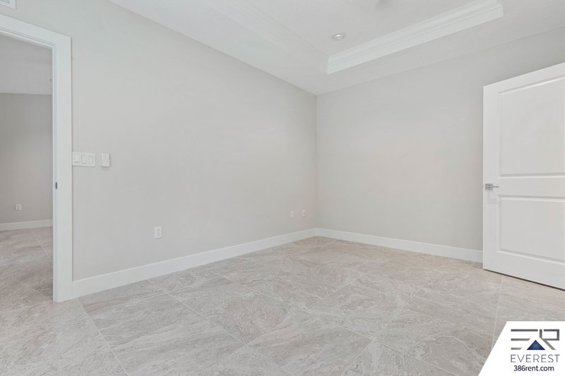 CUSTOM BUILT, LIKE NEW 4/2/2, fully fenced on a quiet cul-de-sac property image