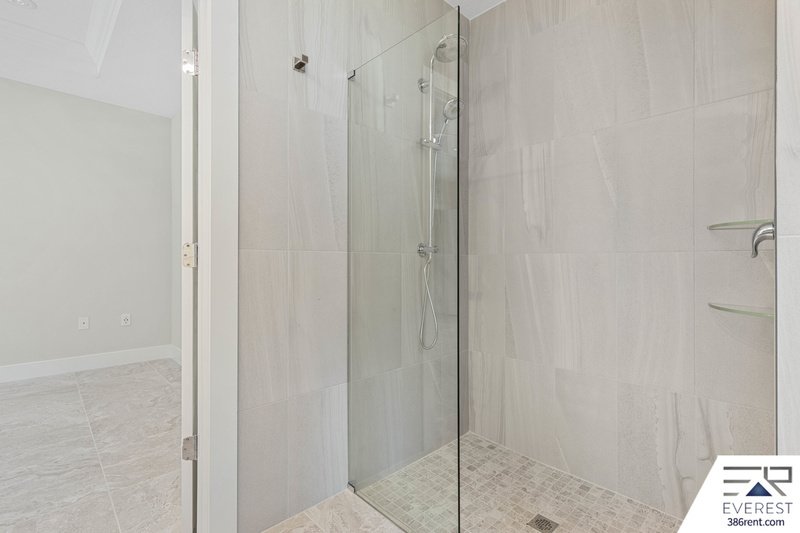 CUSTOM BUILT, LIKE NEW 4/2/2, fully fenced on a quiet cul-de-sac property image