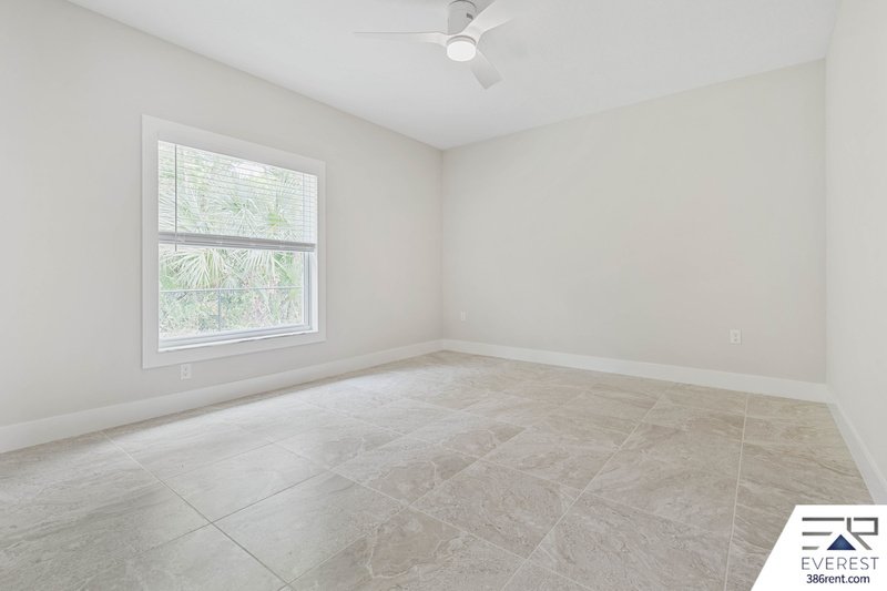 CUSTOM BUILT, LIKE NEW 4/2/2, fully fenced on a quiet cul-de-sac property image