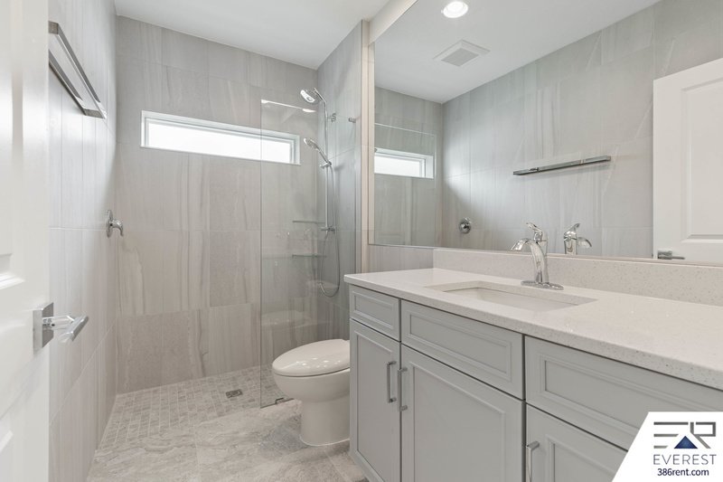 CUSTOM BUILT, LIKE NEW 4/2/2, fully fenced on a quiet cul-de-sac property image