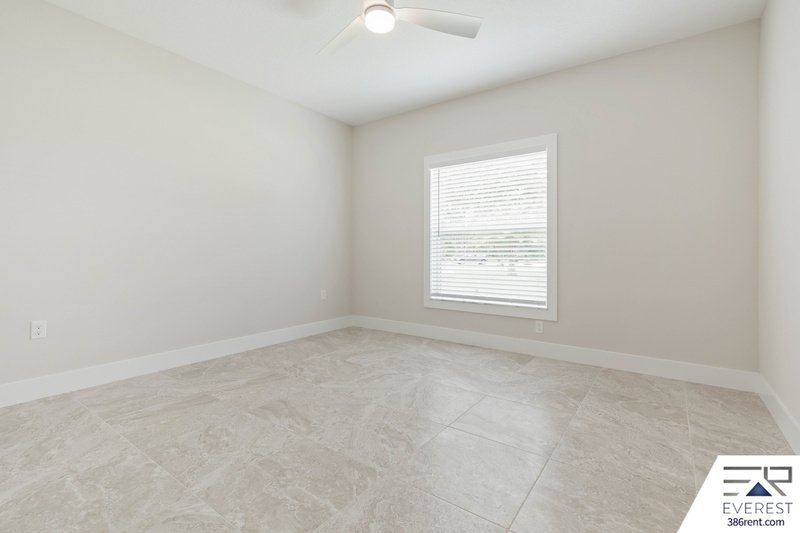 CUSTOM BUILT, LIKE NEW 4/2/2, fully fenced on a quiet cul-de-sac property image