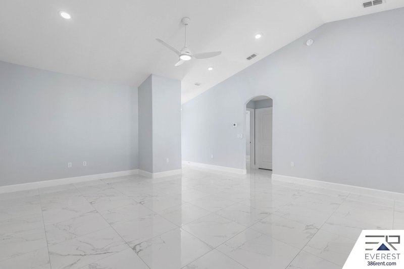 CUSTOM BUILT, BRAND NEW, FULLY FENCED 3/2/1 IN PEACEFUL QUAIL HOLLOW property image