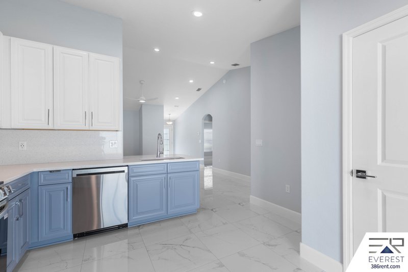 CUSTOM BUILT, BRAND NEW, FULLY FENCED 3/2/1 IN PEACEFUL QUAIL HOLLOW property image
