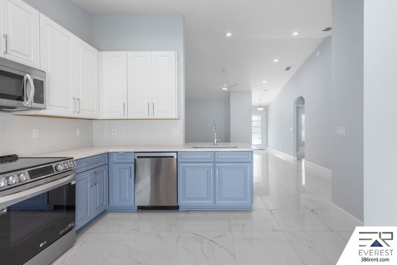 CUSTOM BUILT, BRAND NEW, FULLY FENCED 3/2/1 IN PEACEFUL QUAIL HOLLOW property image