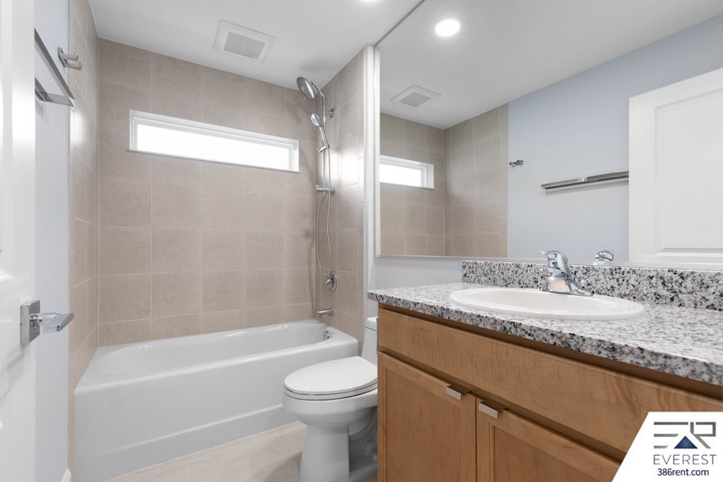 CUSTOM BUILT, BRAND NEW, FULLY FENCED 3/2/1 IN PEACEFUL QUAIL HOLLOW property image