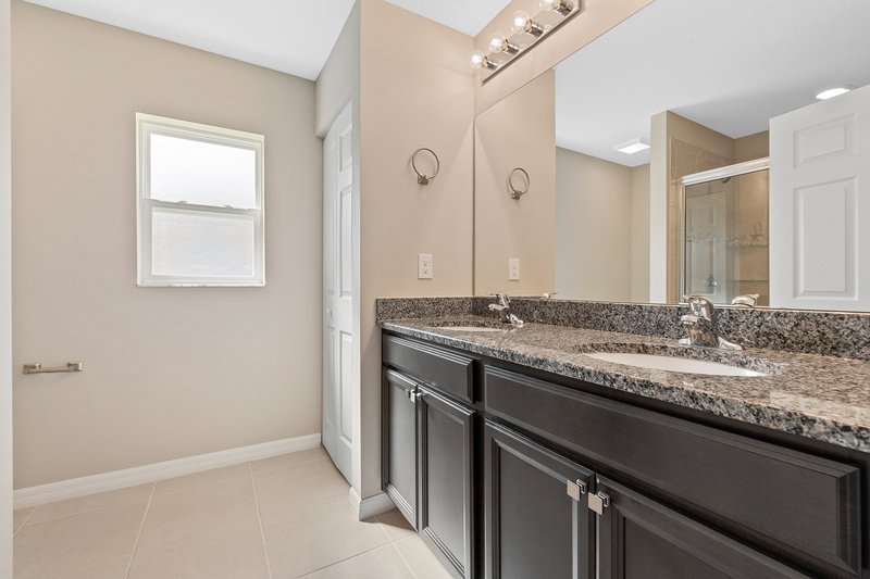 FULLY FENCED, LIKE NEW 4/2/2 IN THE HEART OF PALM COAST property image